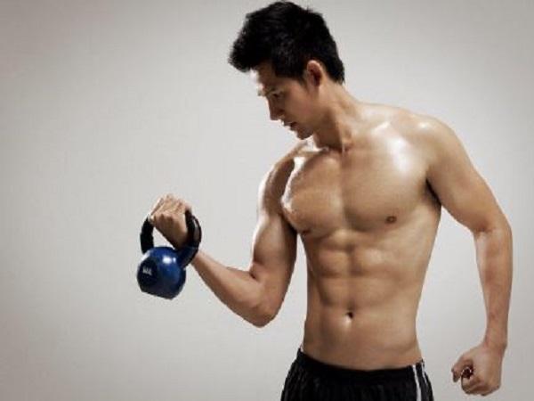 Cách tăng cường sức khỏe cho nam giới là nên tập luyện thể dục thể thao thường xuyên