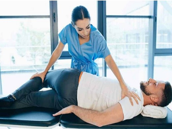 Chẩn đoán đau lưng dưới gần mông ở nam và điều trị
