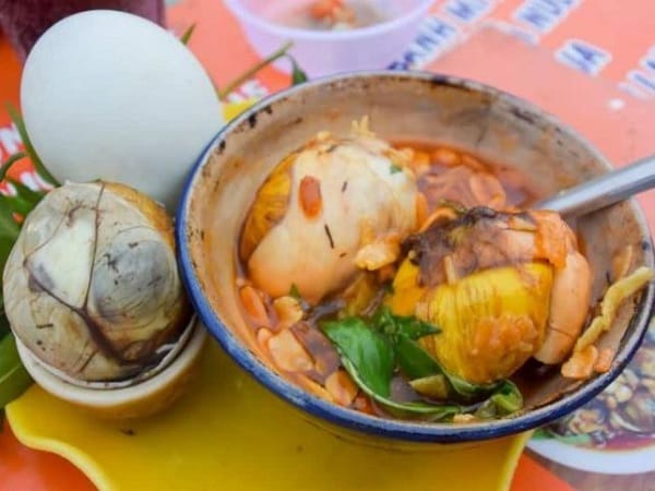 Trứng vịt lộn - Món quà sức khỏe từ ẩm thực truyền thống