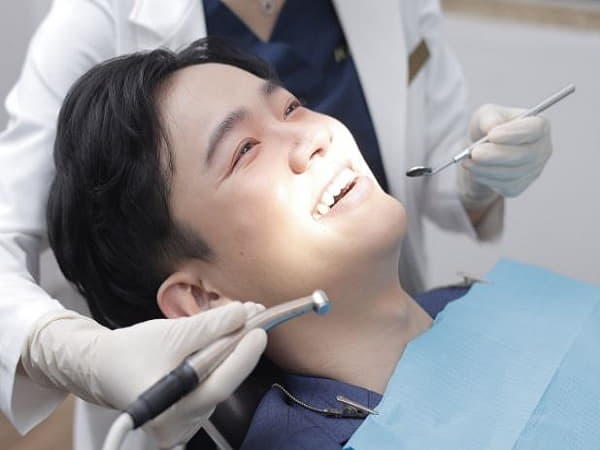 Khi nào sưng bọng răng cần gặp nha sĩ?