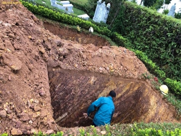 Ý nghĩa của việc đào huyệt trong phong tục tâm linh Việt